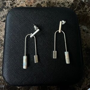 Minimalist dangle earrings